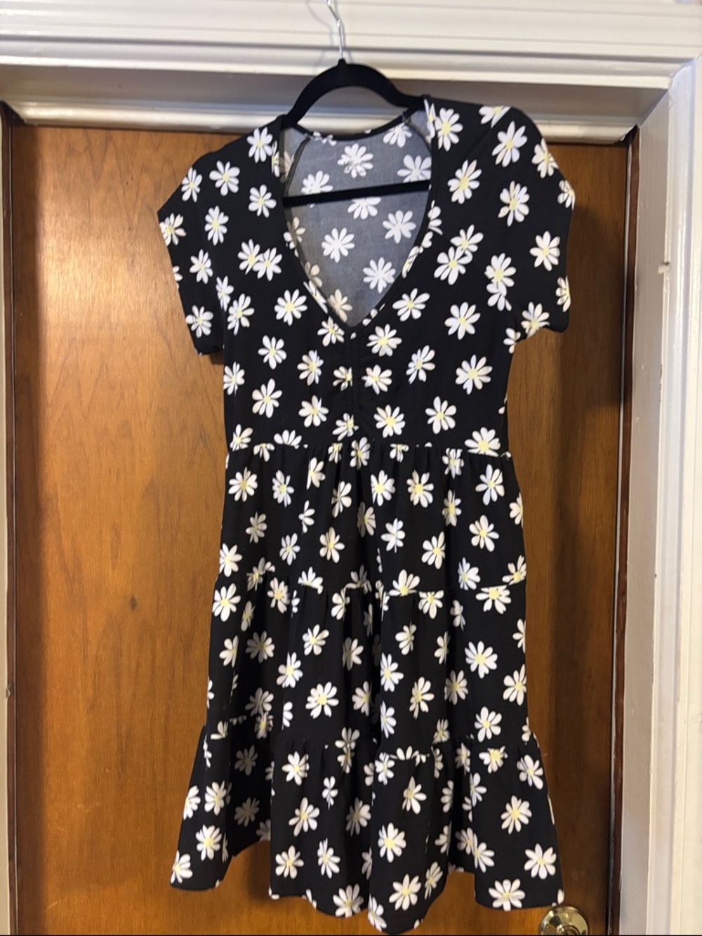 No Boundaries Black Daisy Print Tee